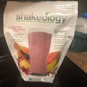 Vegan tropical strawberry 25 servings left!